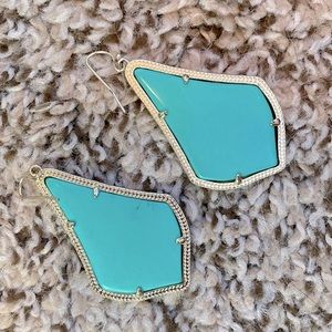 Kendra scott earrings!